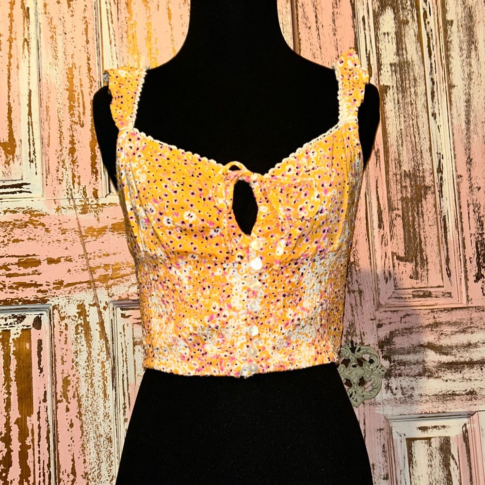 Yellow Floral Crop Top with ruffled sleeves NWT